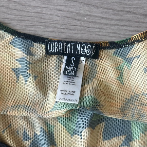 Current Mood Sunflower Crop Top - Picture 4 of 4